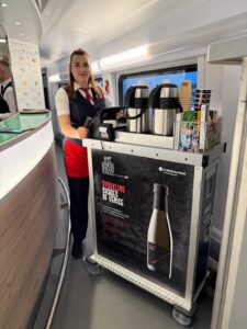 Pojízdný minibar JLV v jednotkách ComfortJet (foto ČD)