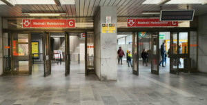 Kudy na nádraží v Praze-Holešovicích