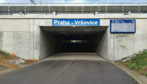 Podchod na nádraží v Praze Vršovicích