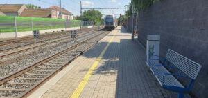 Nádraží v Úvalech, nástupiště 1 / kolej 1