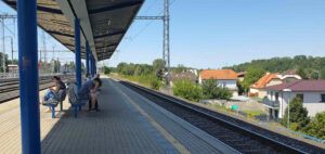 Nádraží Úvaly u Prahy, Nástupiště 2 / Kolej 4