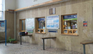 Železniční nádraží v Blansku: čekárna, pokladny