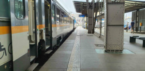 Praha hlavní nádraží, 1. nástupiště, průvodce