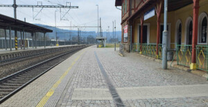 Nádraží v Ústí nad Orlici, nástupiště 2 u koleje 2