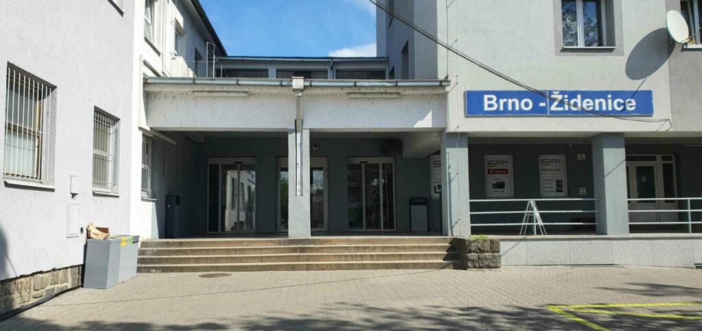Vstup na nádraží Brno-Židenice