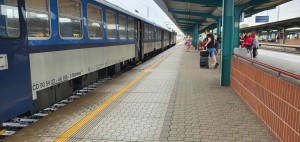 Nástupiště Pardubice hlavní nádraží