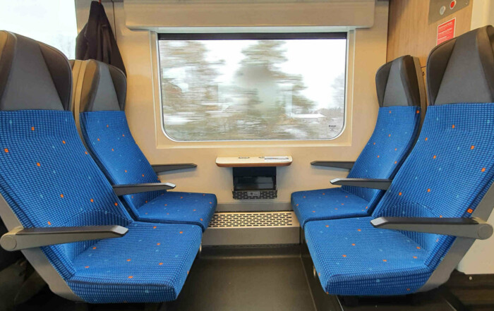 Sedadla 2. třídy vozu RegioPanter 650