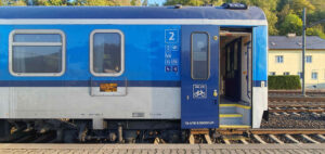Dveře vozu Bdmpee 233
