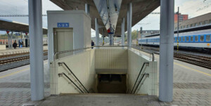 Přístup na chebské nástupiště u 2., 3. a 4. koleje