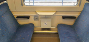 Motorový vůz ČD 842, oddíl se sedadly