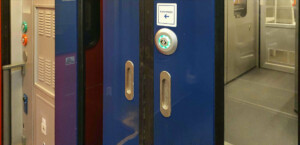Dveře a nástupní prostor vozu ARmpee 829