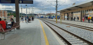 Nové nádraží Vsetín, nástupiště u koleje 3