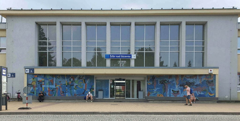 Železniční stanice Žďár nad Sázavou