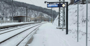 Vlaková zastávka Bílovice nad Svitavou, nástupiště směr Brno