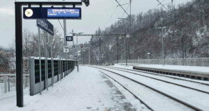 Vlaková zastávka Bílovice nad Svitavou, nástupiště směr Brno