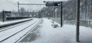 Zastávka Bílovice nad Svitavou, nástupiště u 2. koleje