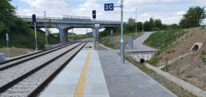 Lávka nad kolejemi na nádraží v Osové Bítýšce