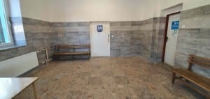 Záchod na nádraží ve Ždírci