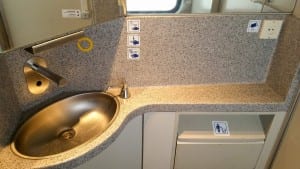 Popis záchodu ve voze ABmz 346