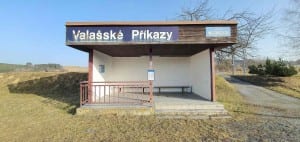 Valašské Příkazy vlakem