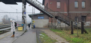 Kojetín, nástupiště 1 L (vlevo) směr Kroměříž