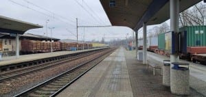 Vlakem Přibyslav nádraží, nástupiště