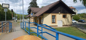 Nástupiště u 1. koleje