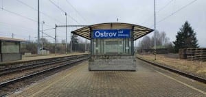 Ostrov nad Oslavou kudy na vlak