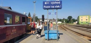 Kroměříž vlakem - příchod na nástupiště