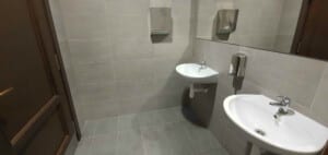 Záchod na nádraží v Hanušovicích