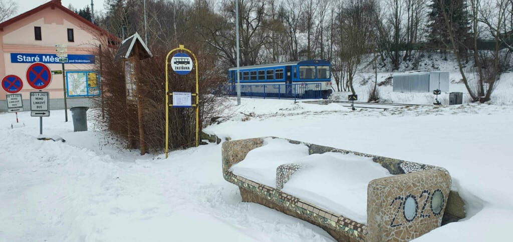 Autobus Staré Město, žel. stanice