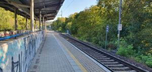 Řečkovické nádraží - nástupiště u koleje 2