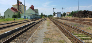 Nádraží Moravské Budějovice a nástupiště u 4. koleje