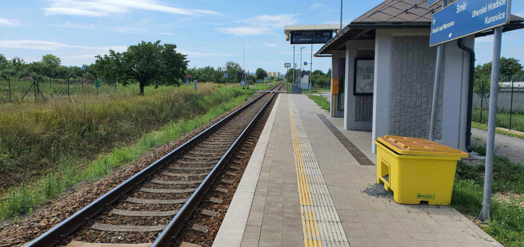 Železniční zastávka Veselí nad Moravou-Milokošť