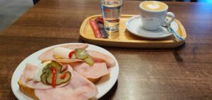 Momento Café v Olomouci na nádraží