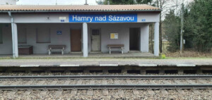 Hamry nad Sázavou: Přístřešek u 2. koleje směr Žďár nad Sázavou