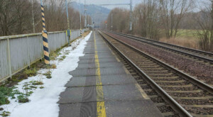 Nástupiště u 1. koleje směr Brno, Letovice zastávka