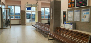 Čekárny a pokladna na nádraží ve Starém Městě u Uherského Hradiště
