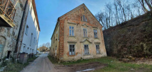 Havlíčkův Brod, domy podél původní trati