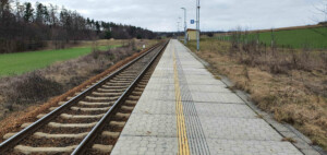 Vlaková zastávka Vysoké Popovice: nástupiště