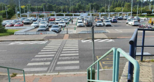 Parkování a přístup na nádraží v Praze Braníku