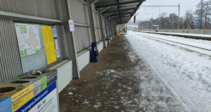 Blansko-město, přístřešek u koleje 1, směr Brno