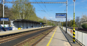 Zastávka Blansko-město, nástupiště u koleje 2, směr Letovice