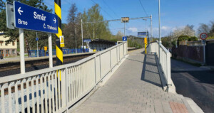 Přístup na nástupiště v Blansku-městě u 2. koleje