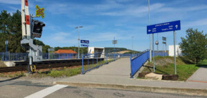 Přístup na vlak ve stanici Nevojice