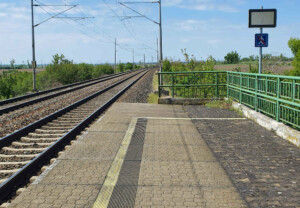 Hrušky zastávka, nástupiště u 2. koleje směr Břeclav