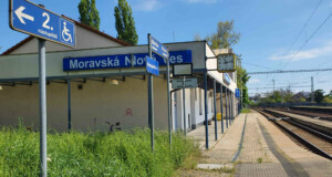 Přístup na 2.nástupiště / kolej 2. na nádraží Moravská Nová Ves