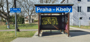 Přístřešek na zastávce Praha-Kbely