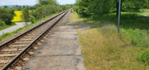 Cesta na vlak na zastávku Rohatec kolonie