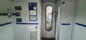 Dveře vozu Apm 61 85